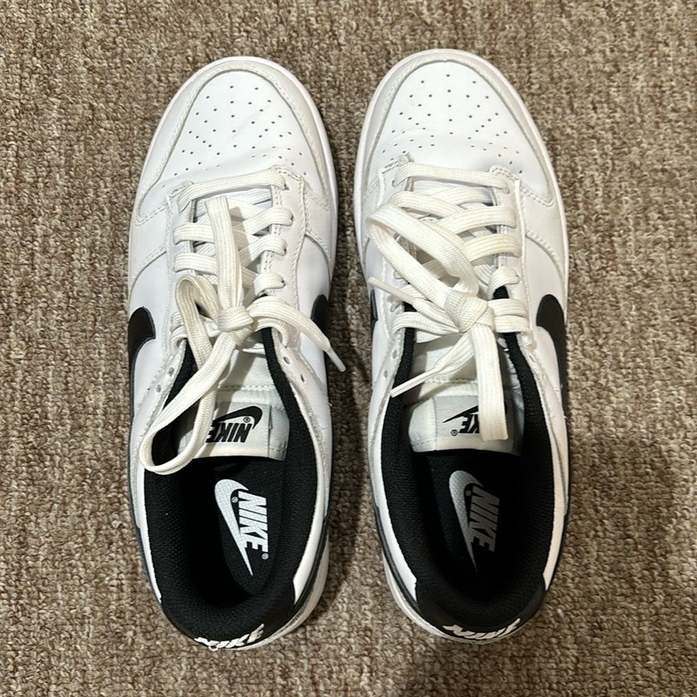 Nike dunk low black white